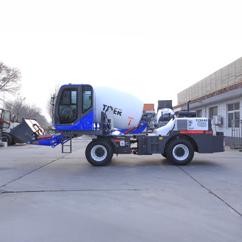 Self Loading Concrete Mixer