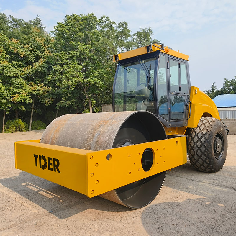 Single Drum Roller Compactor